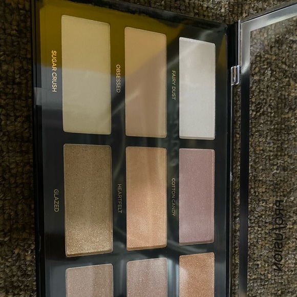 9 shade Highlights palette and brush - Picture 4 of 10